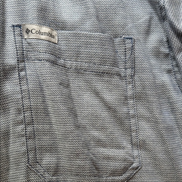 NWT Columbia Men's Gray Button-Up Shirt - Picture 5 of 8